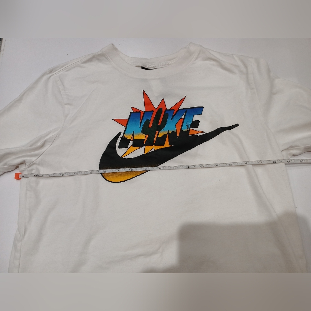 Nike Basketball White Graphic Tee - Picture 6 of 6